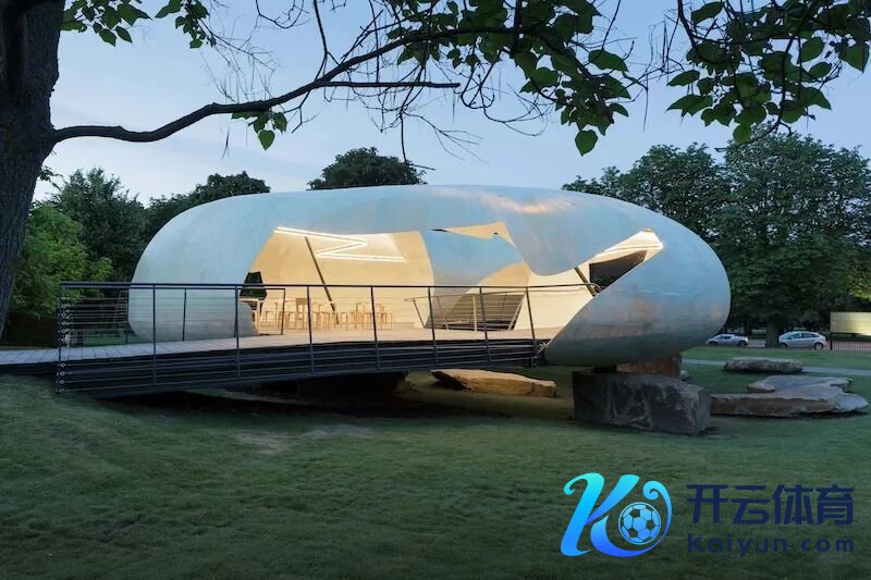 蛇形画廊展亭(英国伦敦,2014年)